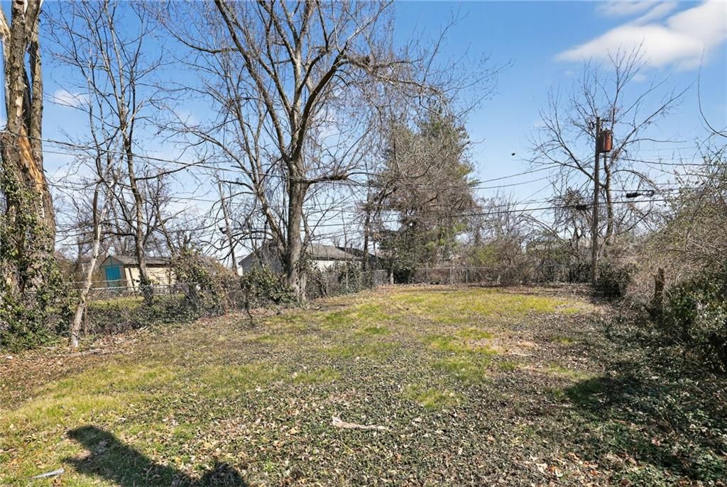 7409 WALROND Avenue — photo 30