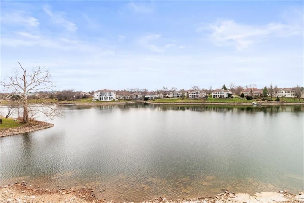 611 NE La Costa Street, Lee's Summit, MO
