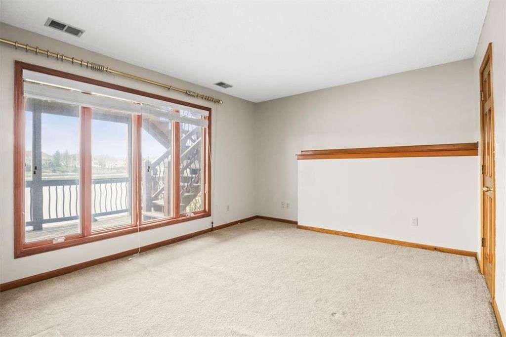 611 NE La Costa Street — photo 32