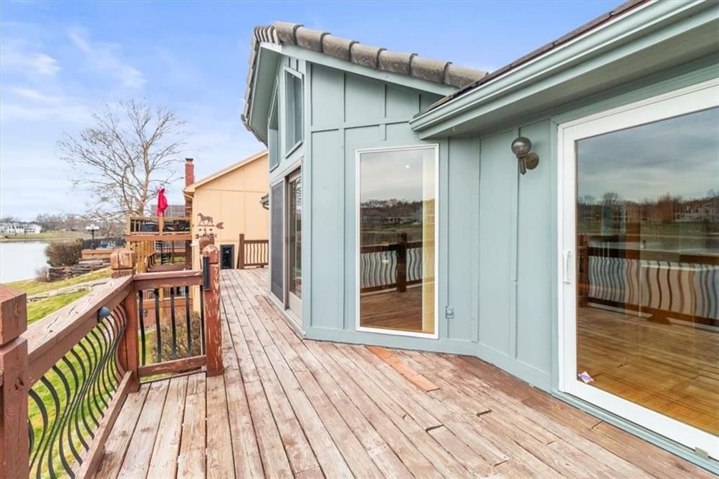 611 NE La Costa Street — photo 34