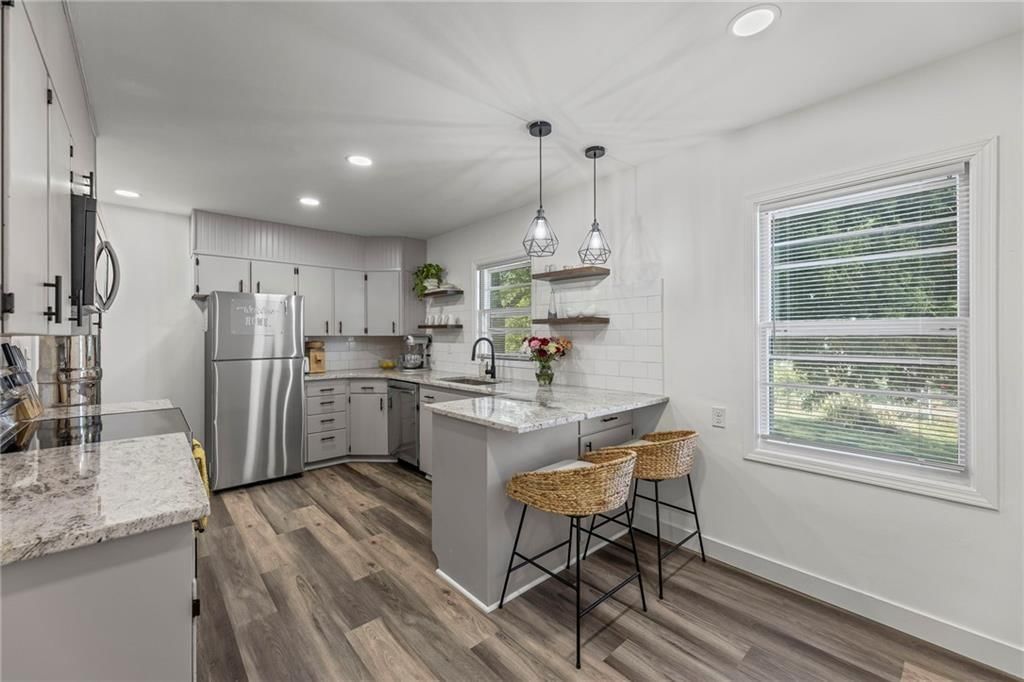 227 W 2nd Street — photo 11