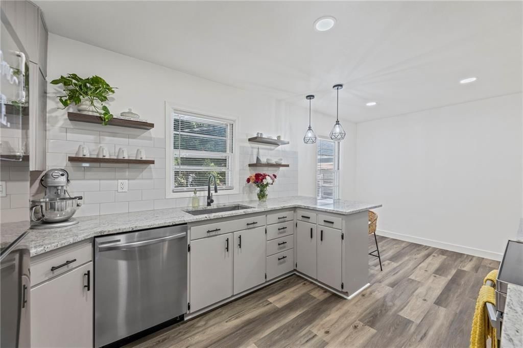 227 W 2nd Street — photo 12