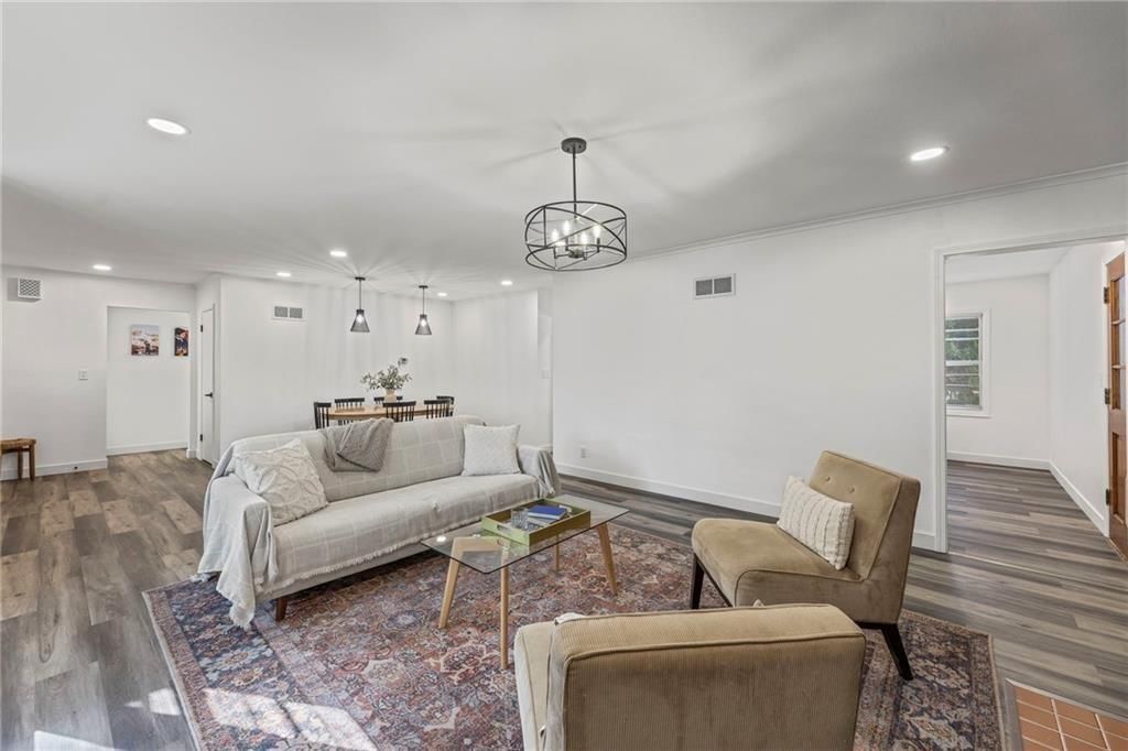 227 W 2nd Street — photo 15