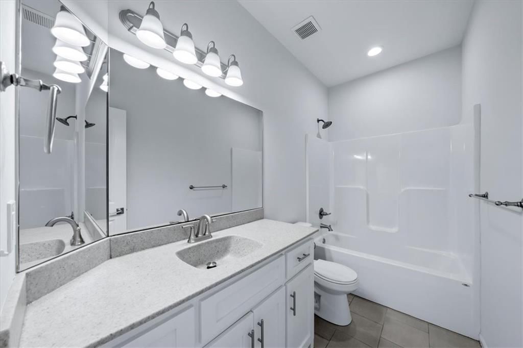 205 NE Hoot Owl Street — photo 18