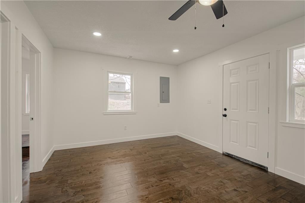 6000 NE 52nd Street — photo 15