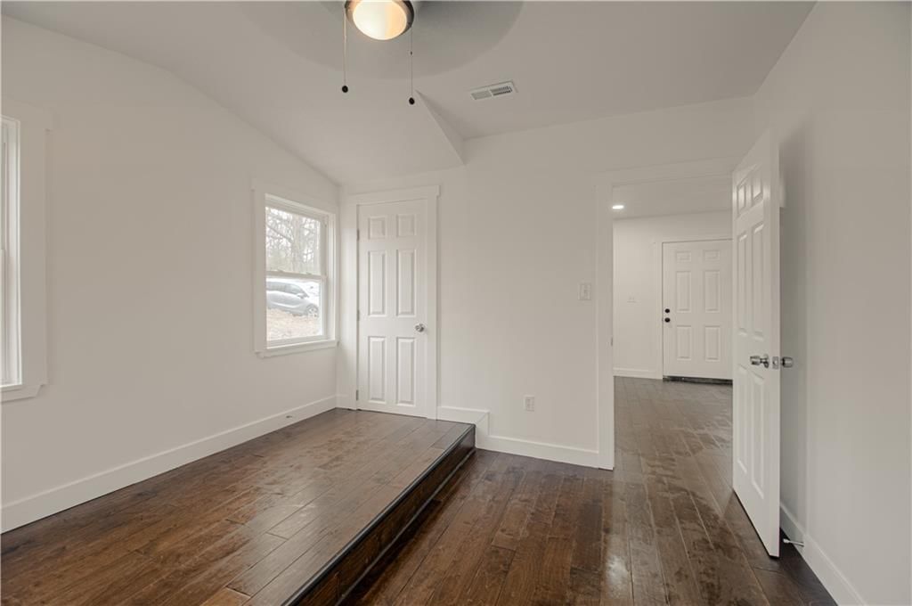 6000 NE 52nd Street — photo 19