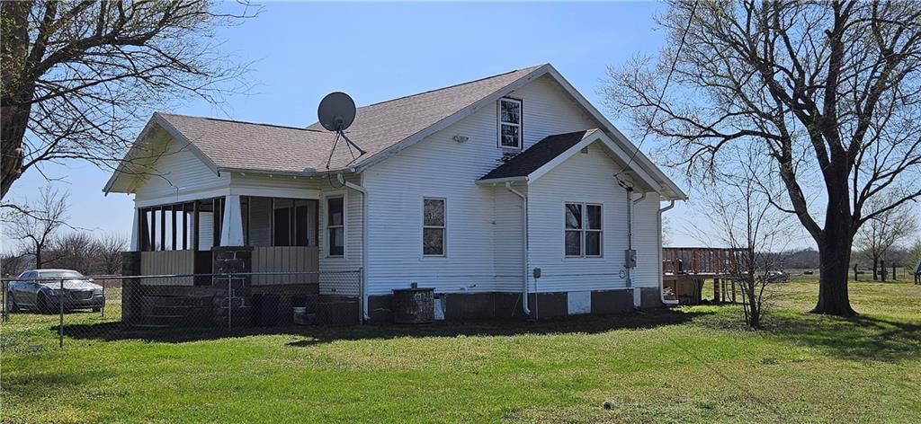 103 S Delange Road, Girard, KS