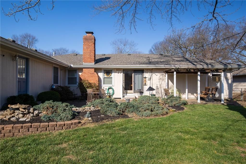 7311 Hedges Avenue — photo 33