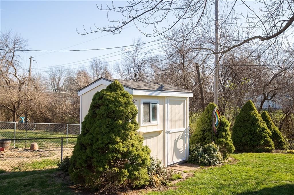 7311 Hedges Avenue — photo 36