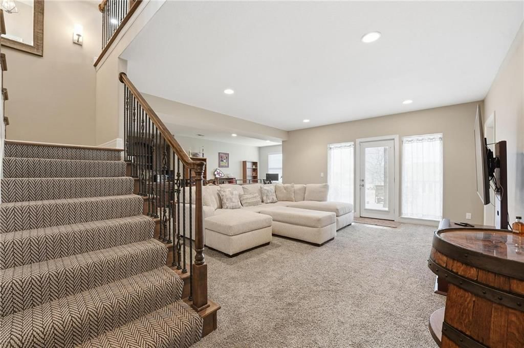 909 SE Forest Ridge Court — photo 29