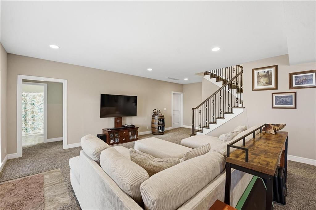 909 SE Forest Ridge Court — photo 31