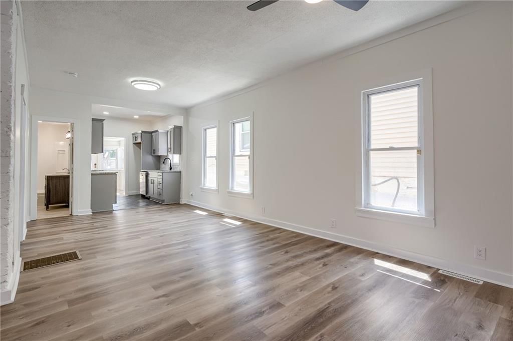 217 N VALLEY Street — photo 8