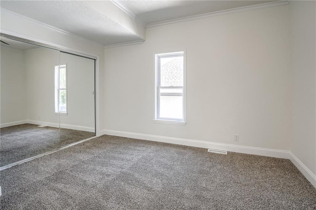 217 N VALLEY Street — photo 13