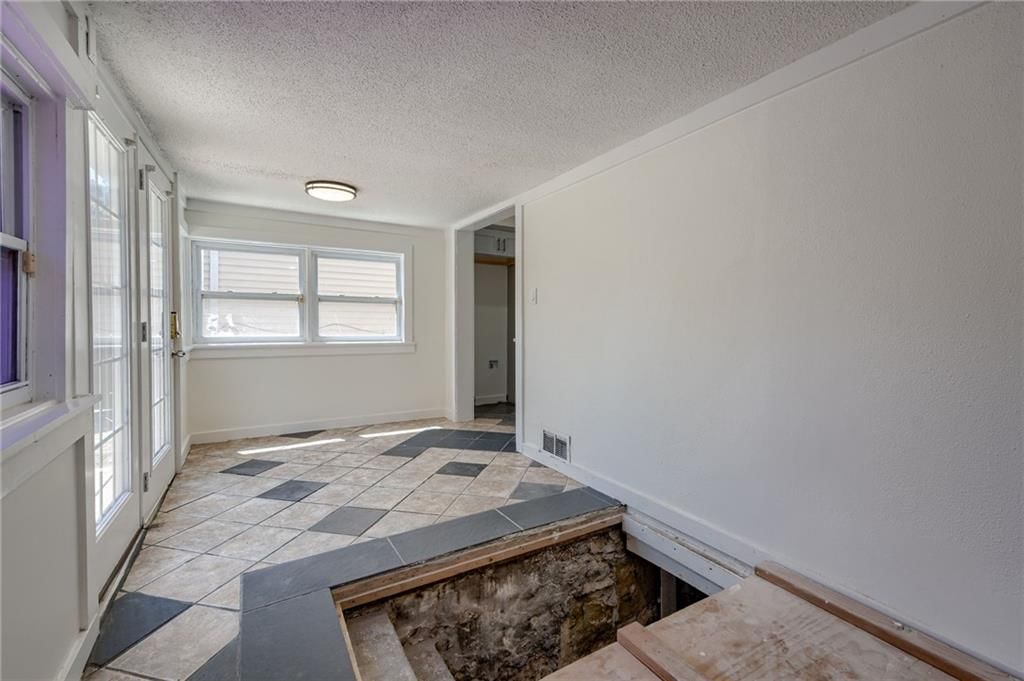 217 N VALLEY Street — photo 20