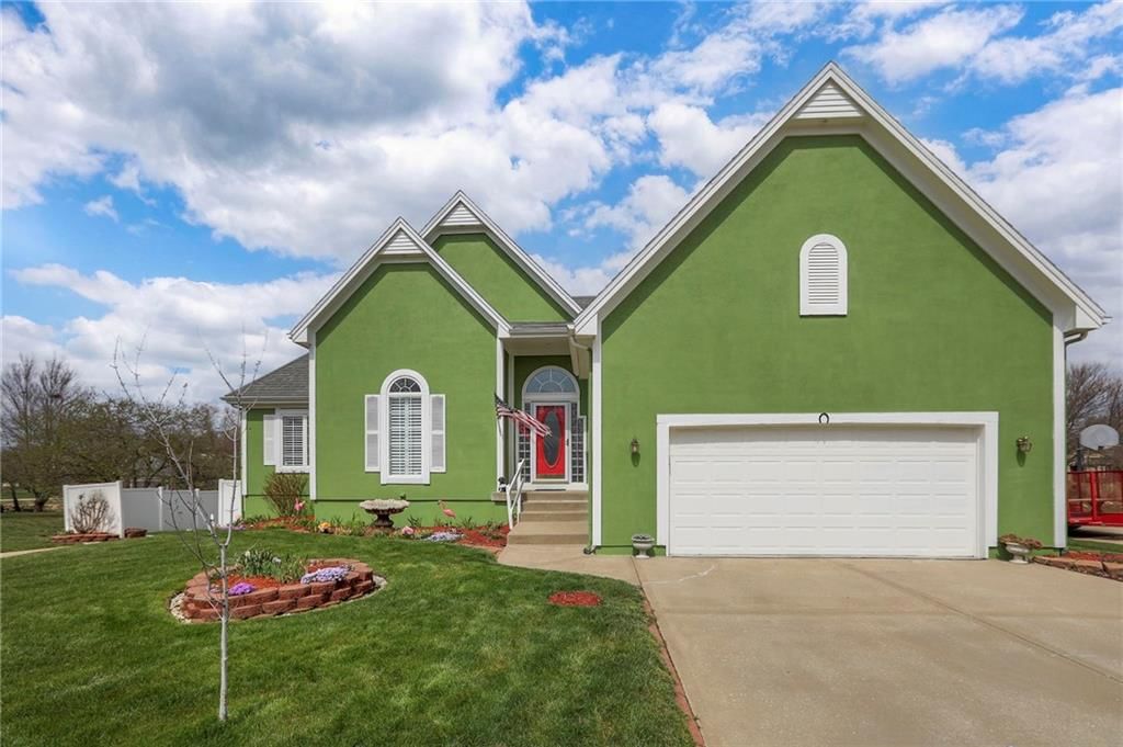 604 Oak Drive, Raymore, MO