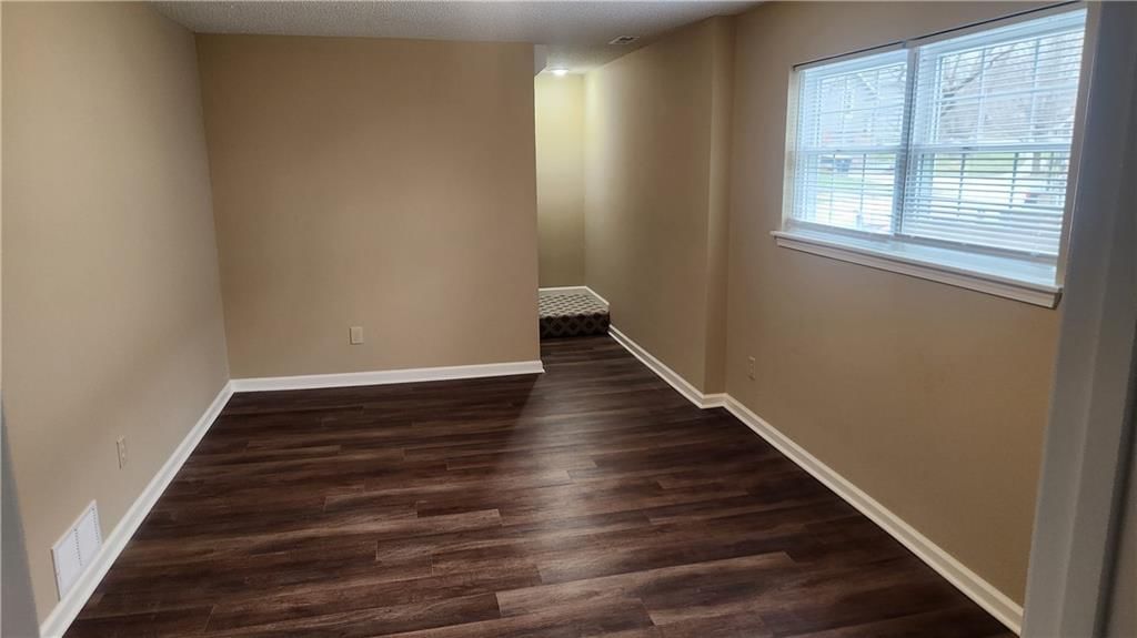 8736 N HULL Avenue — photo 6