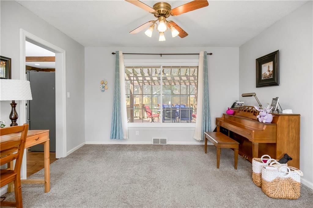 1804 W Liberty Drive — photo 11