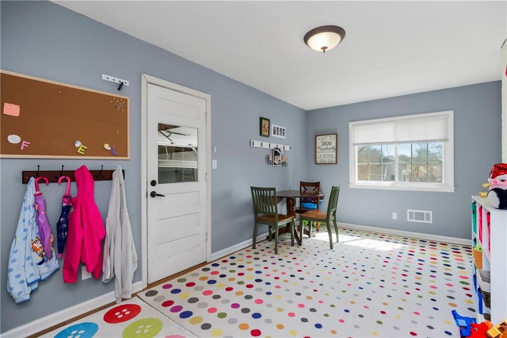 1804 W Liberty Drive — photo 21