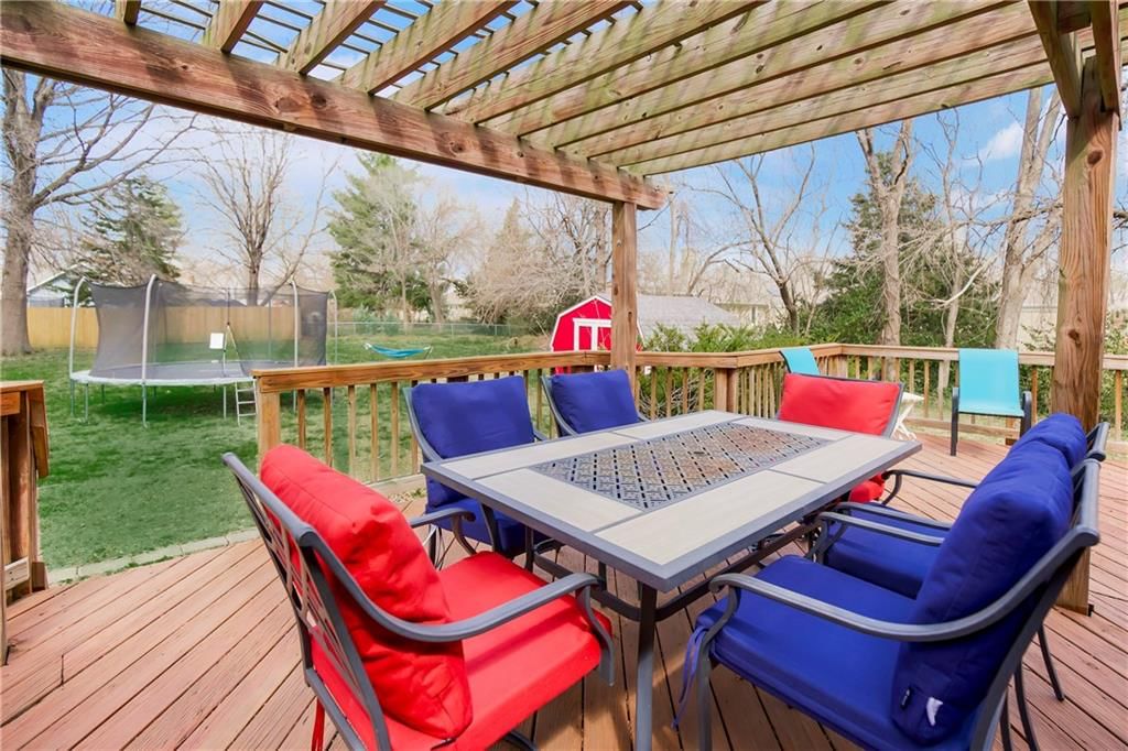 1804 W Liberty Drive — photo 31