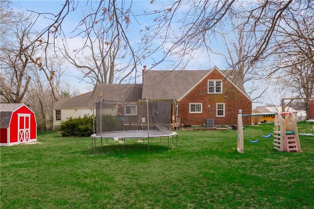1804 W Liberty Drive — photo 34