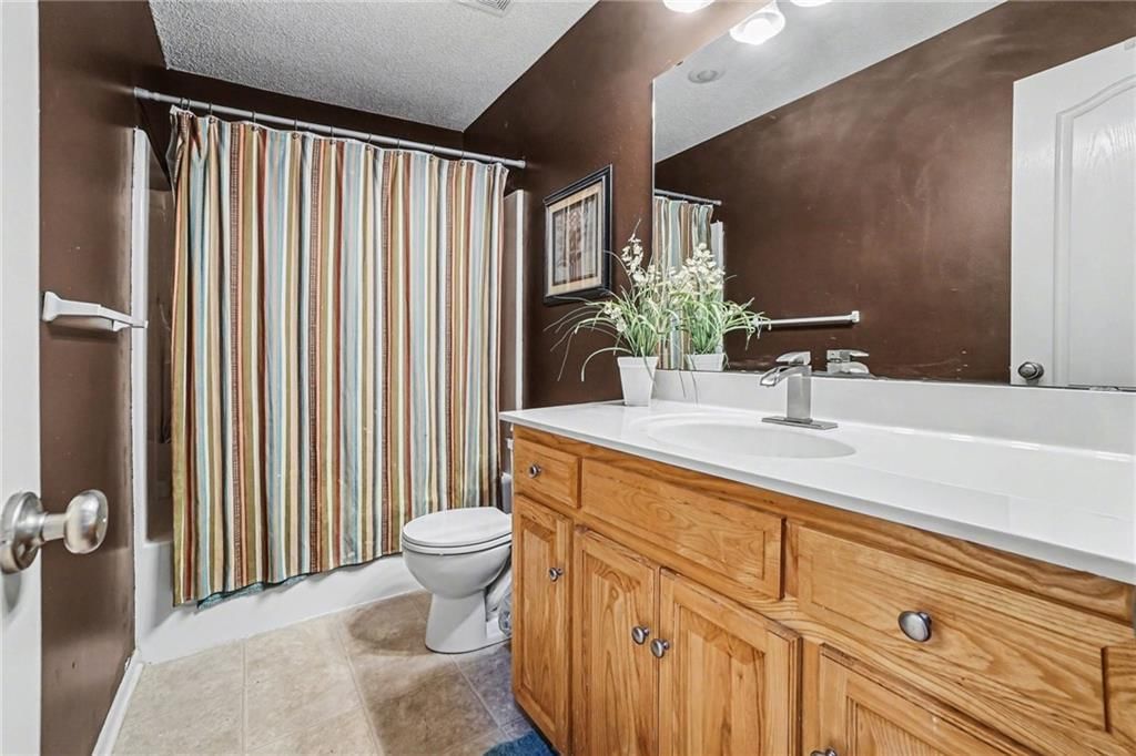 8528 N AVA Avenue — photo 10