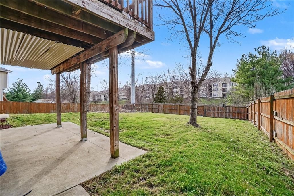 8528 N AVA Avenue — photo 26