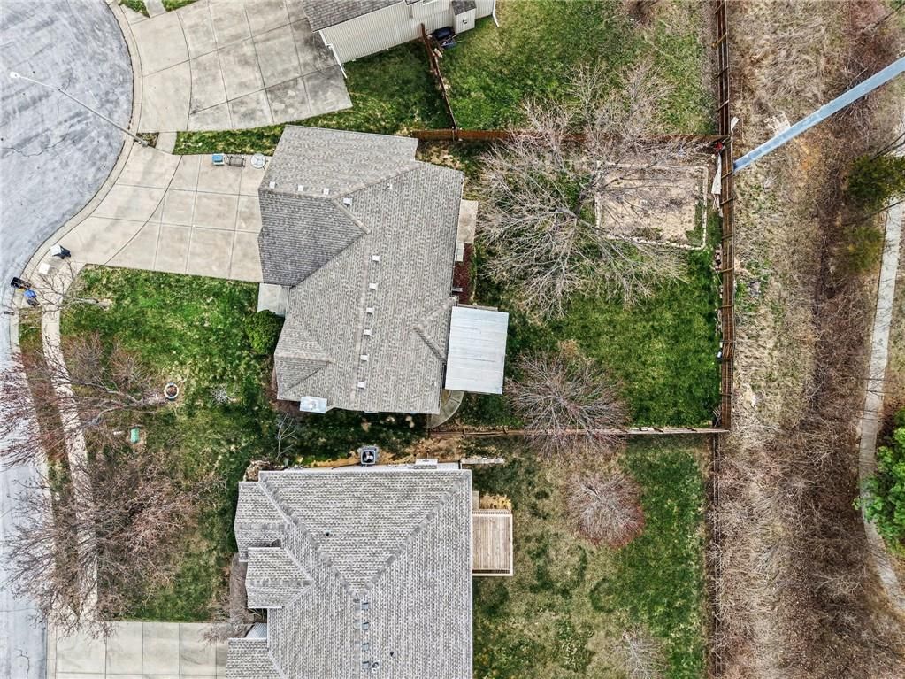 8528 N AVA Avenue — photo 30