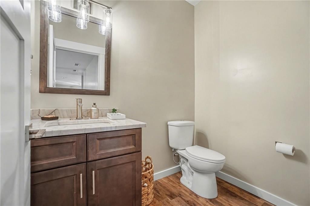 1407 Burnside Avenue — photo 33