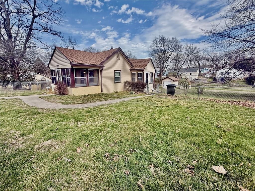 2319 S Hawthorne Avenue — photo 3