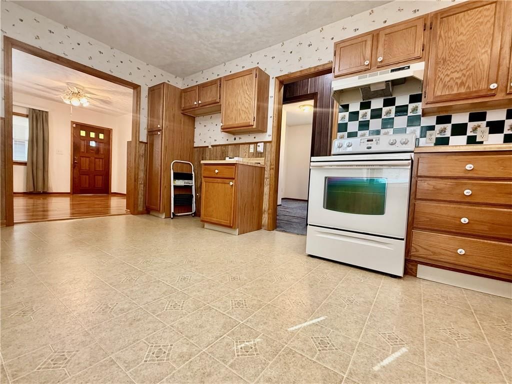 2319 S Hawthorne Avenue — photo 13