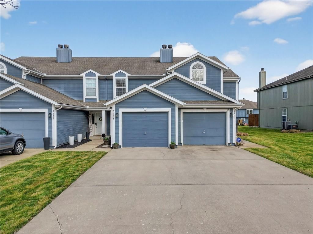 5583 Sunrise Meadow Lane, Lee's Summit, MO