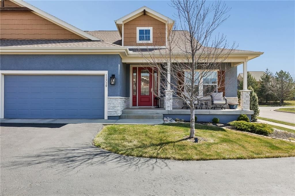 11710 S Deer Run Street, Olathe, KS