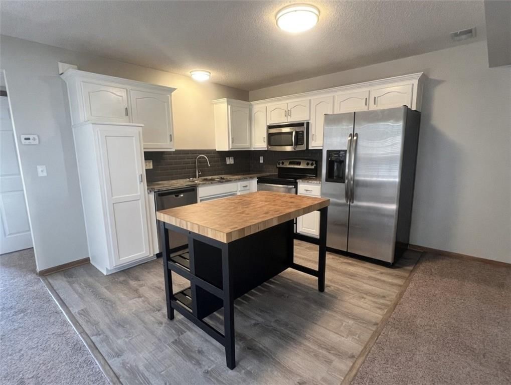 1611 SW Highland Drive — photo 3
