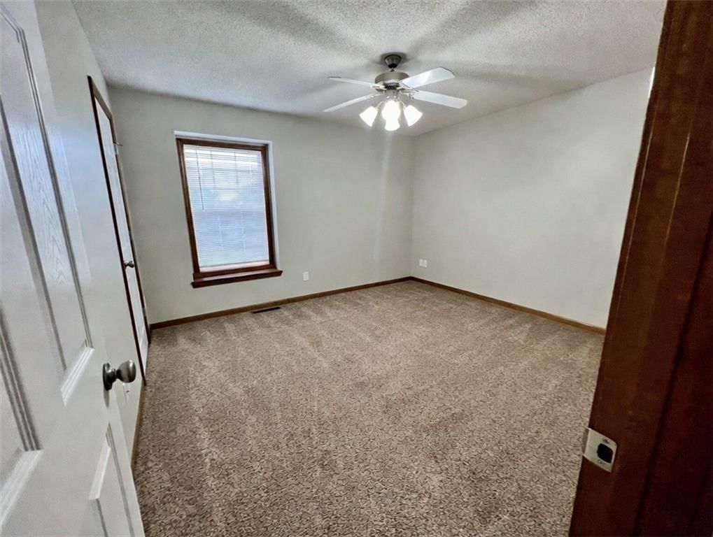 1611 SW Highland Drive — photo 6