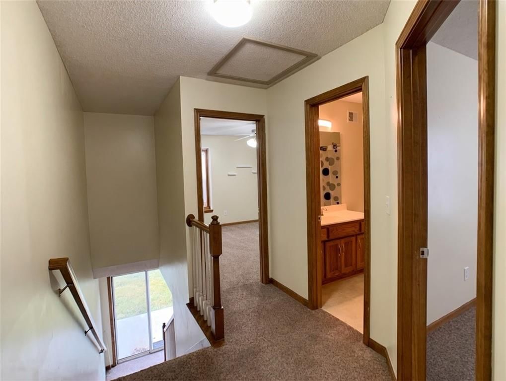1611 SW Highland Drive — photo 9