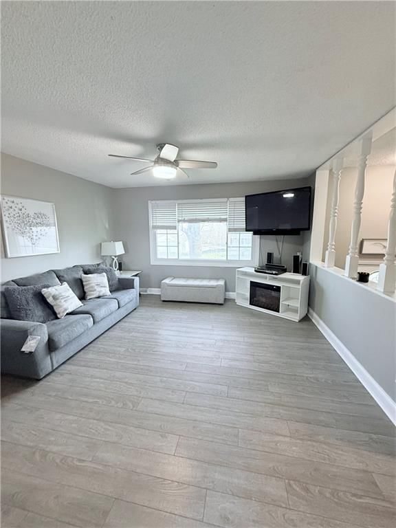 503 W Elk Street — photo 2
