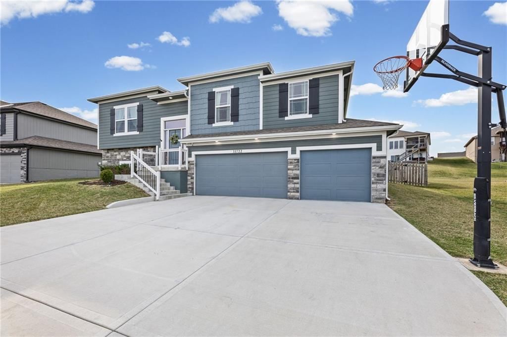 11722 N Manning Avenue — photo 3