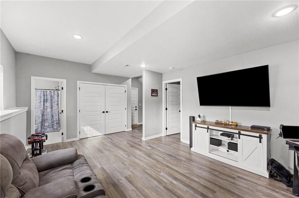 11722 N Manning Avenue — photo 36