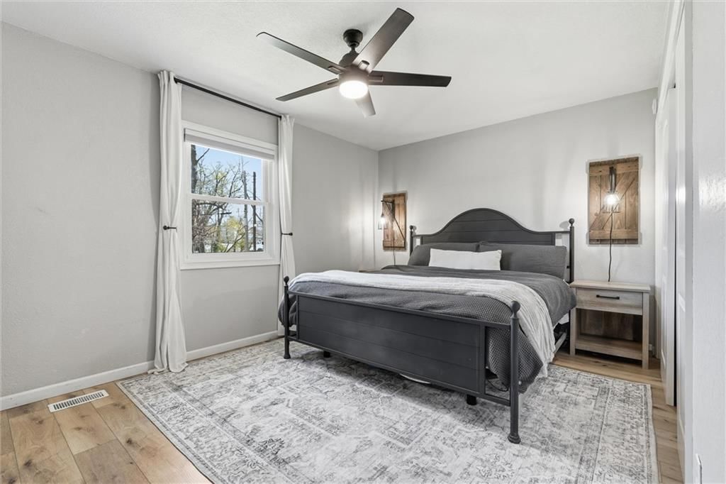 309 N Madison Avenue — photo 17