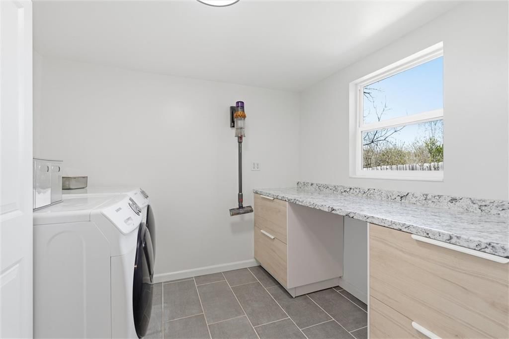 309 N Madison Avenue — photo 27