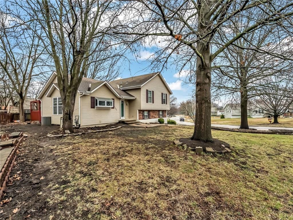 1302 Huntington Circle — photo 2