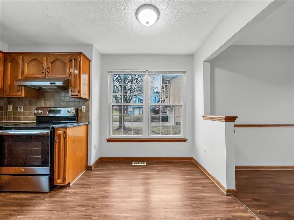 1302 Huntington Circle — photo 12