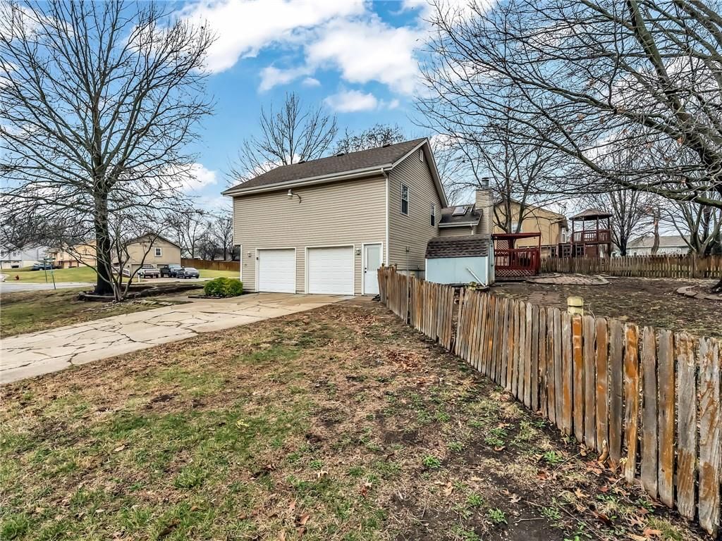1302 Huntington Circle — photo 24