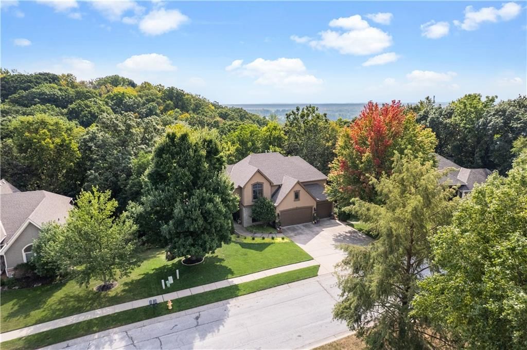10514 River Hills Drive — photo 1