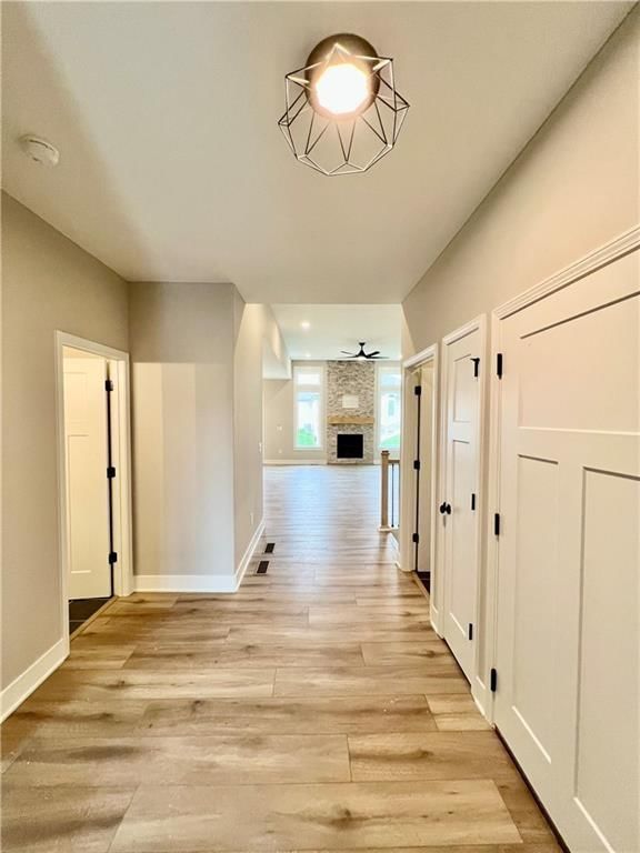 1921 Longview Drive — photo 2