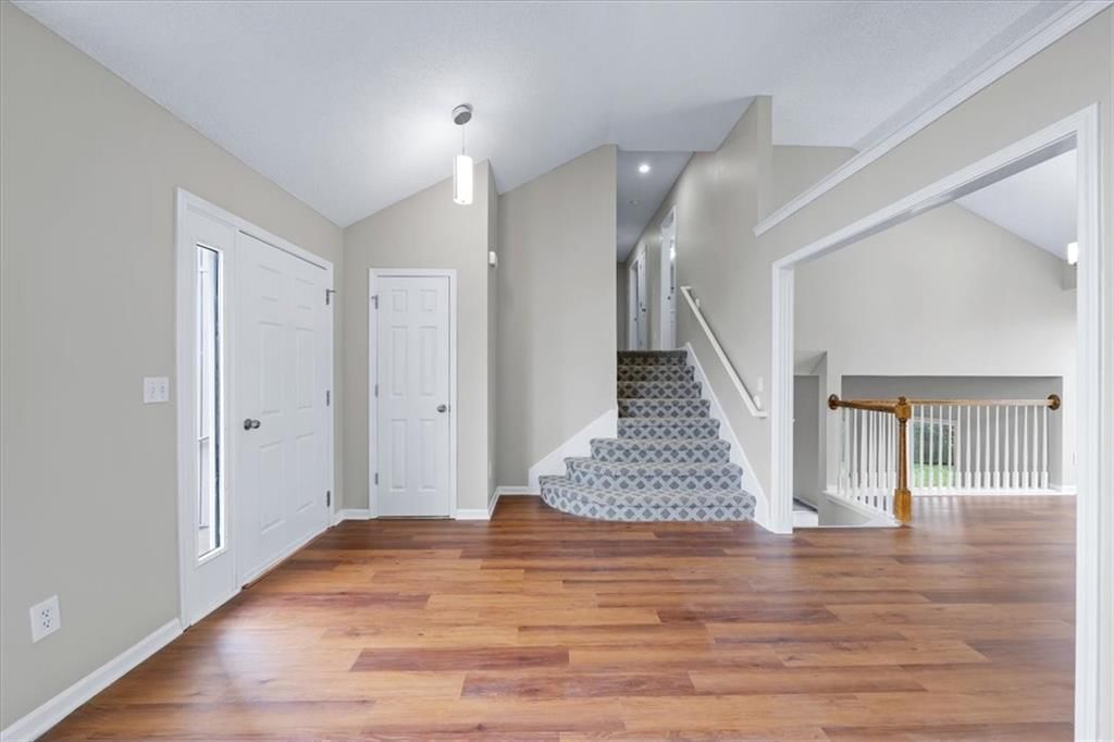 8424 N Winfield Avenue — photo 2