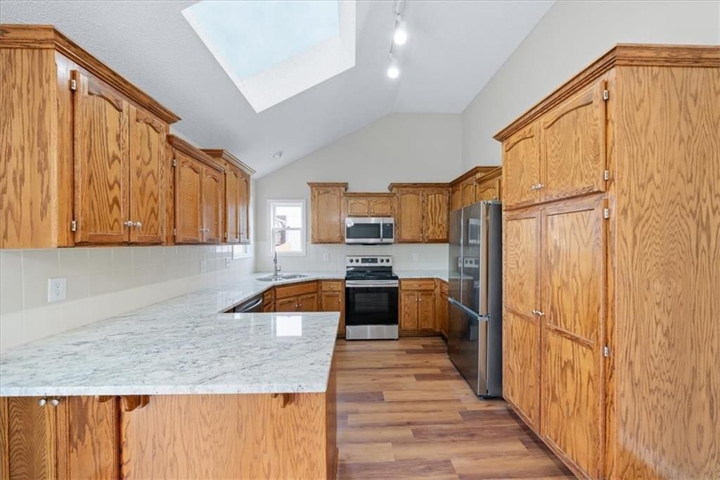 8424 N Winfield Avenue — photo 8
