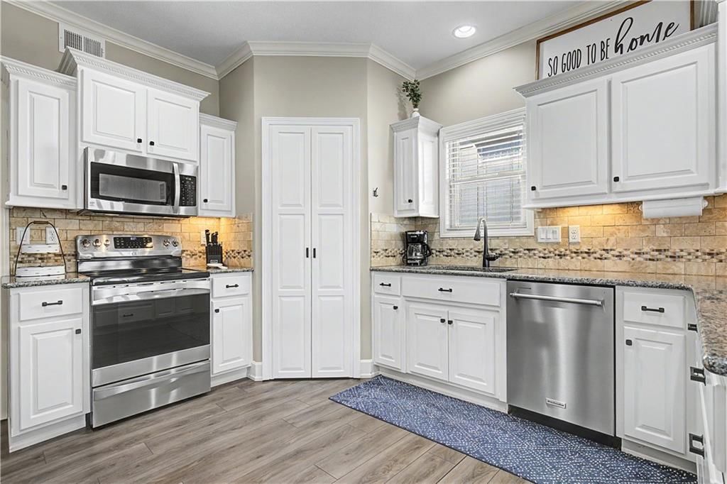 2315 NW Hedgewood Drive — photo 11
