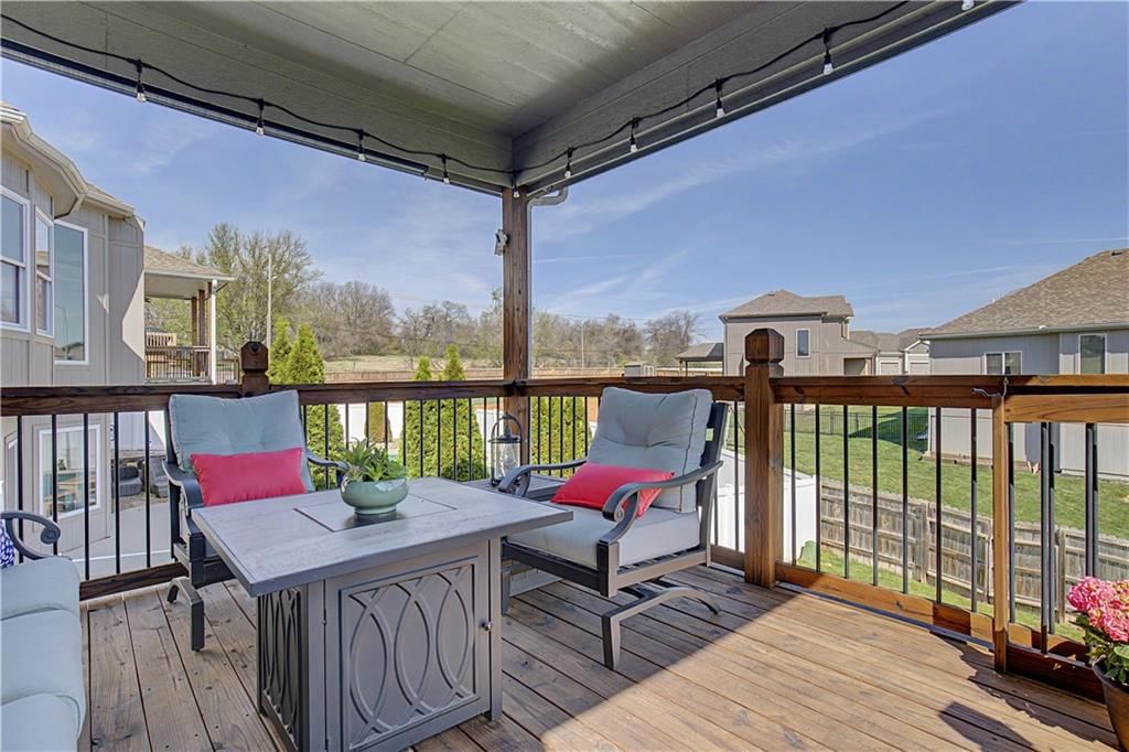 2315 NW Hedgewood Drive — photo 16