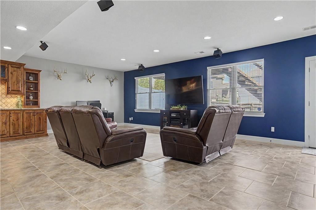 2315 NW Hedgewood Drive — photo 32